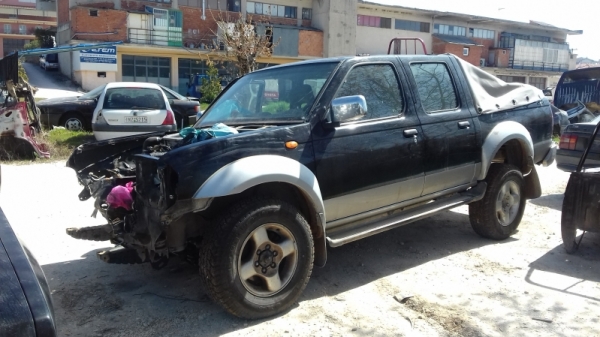 Τρακαρισμένο Nissan Navara 130